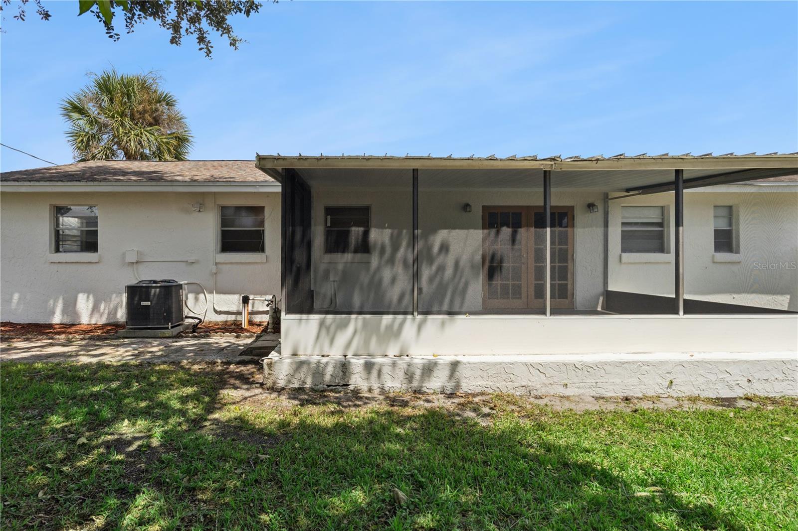 4880 SANTA ROSA AVE
