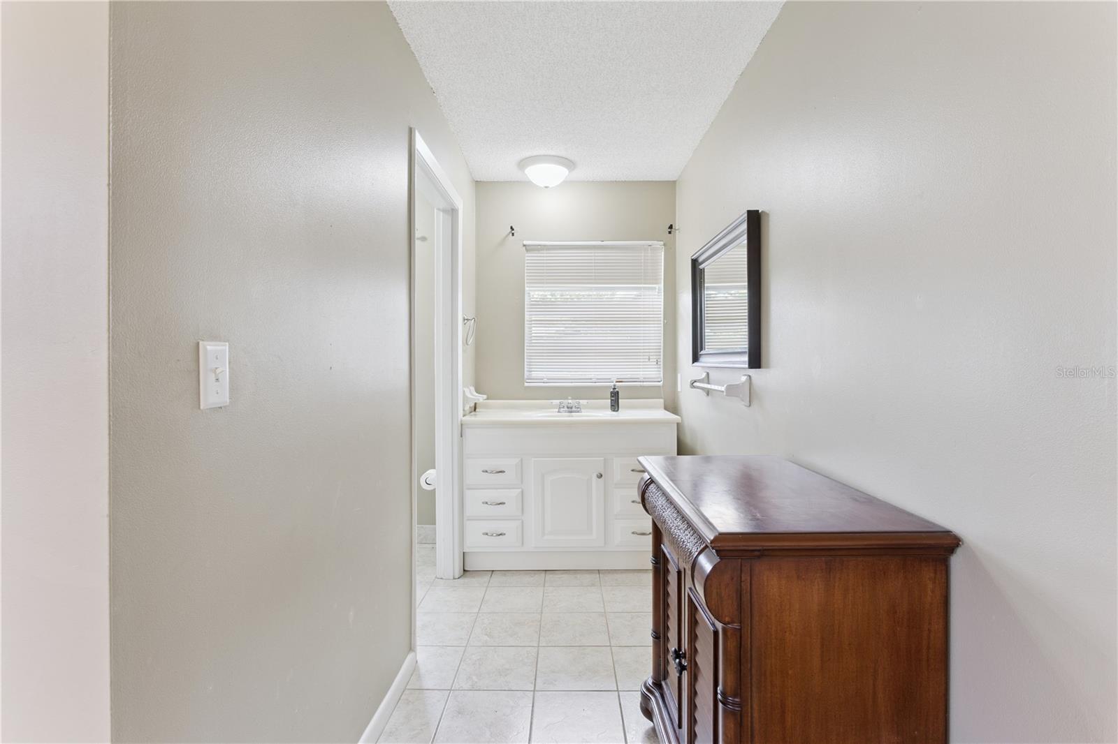 4880 SANTA ROSA AVE
