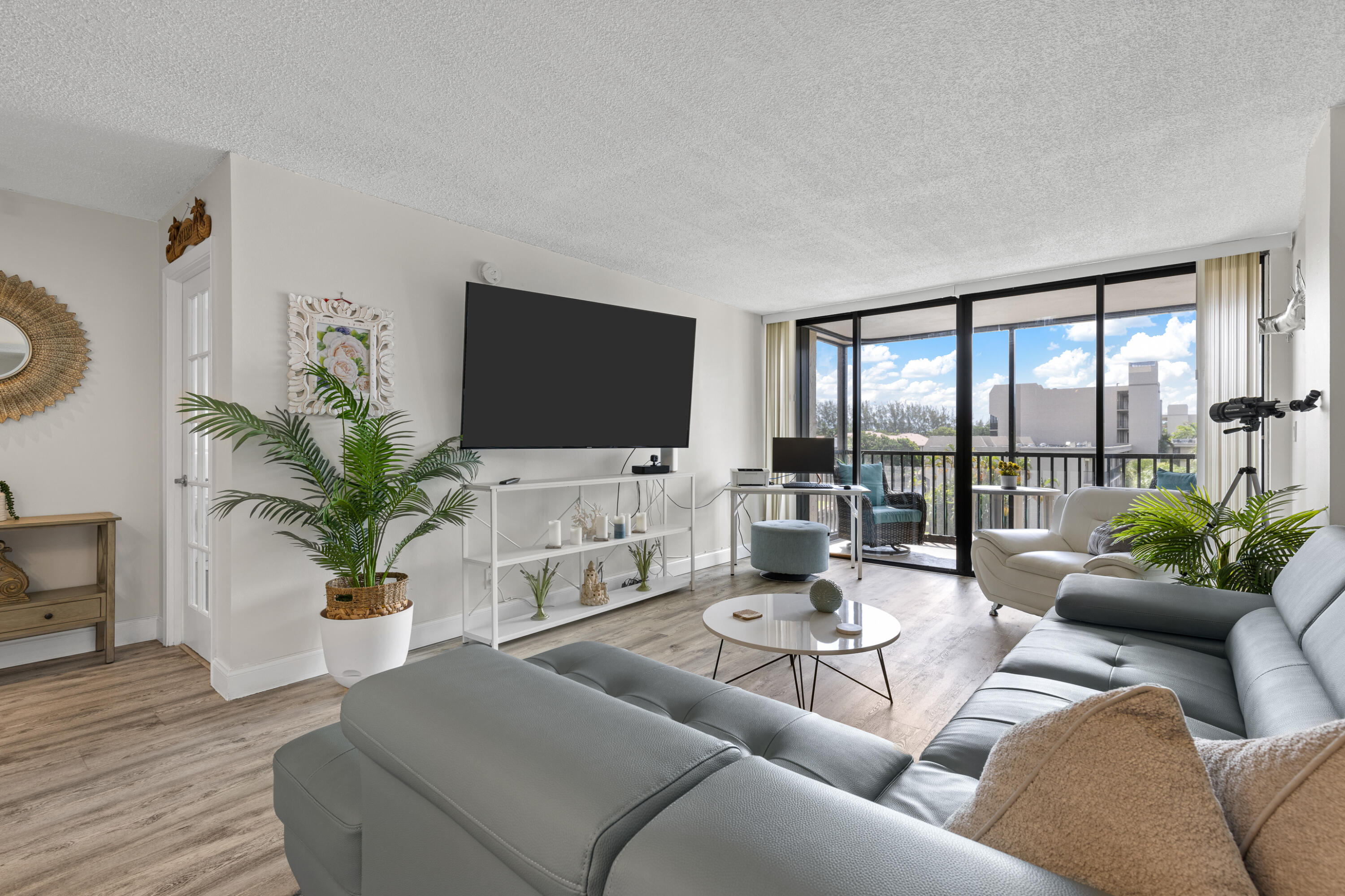 4 Royal Palm Way 403