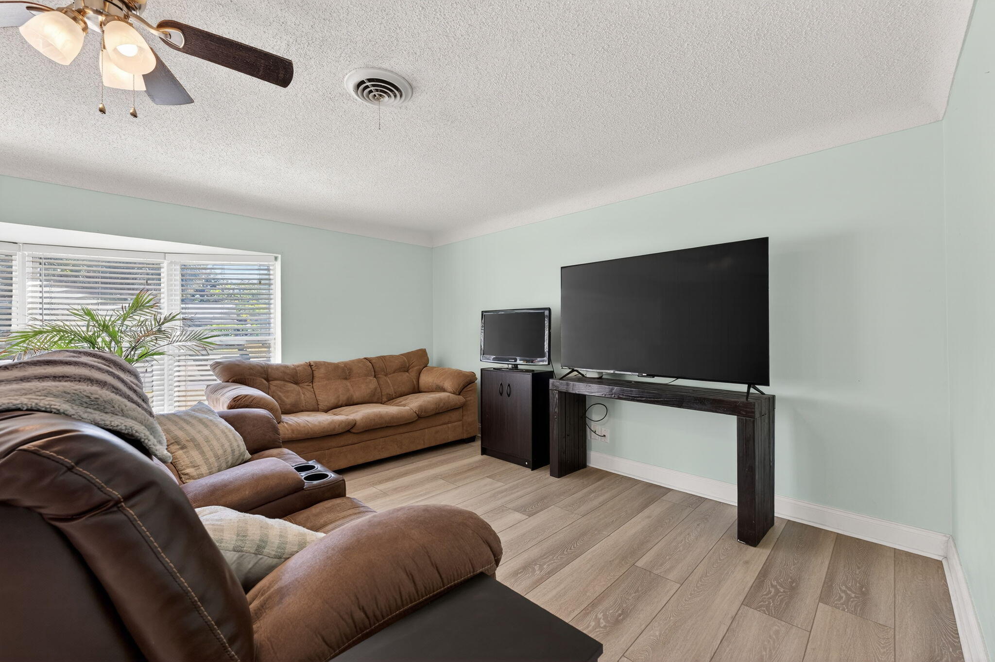 1223 Isle Court