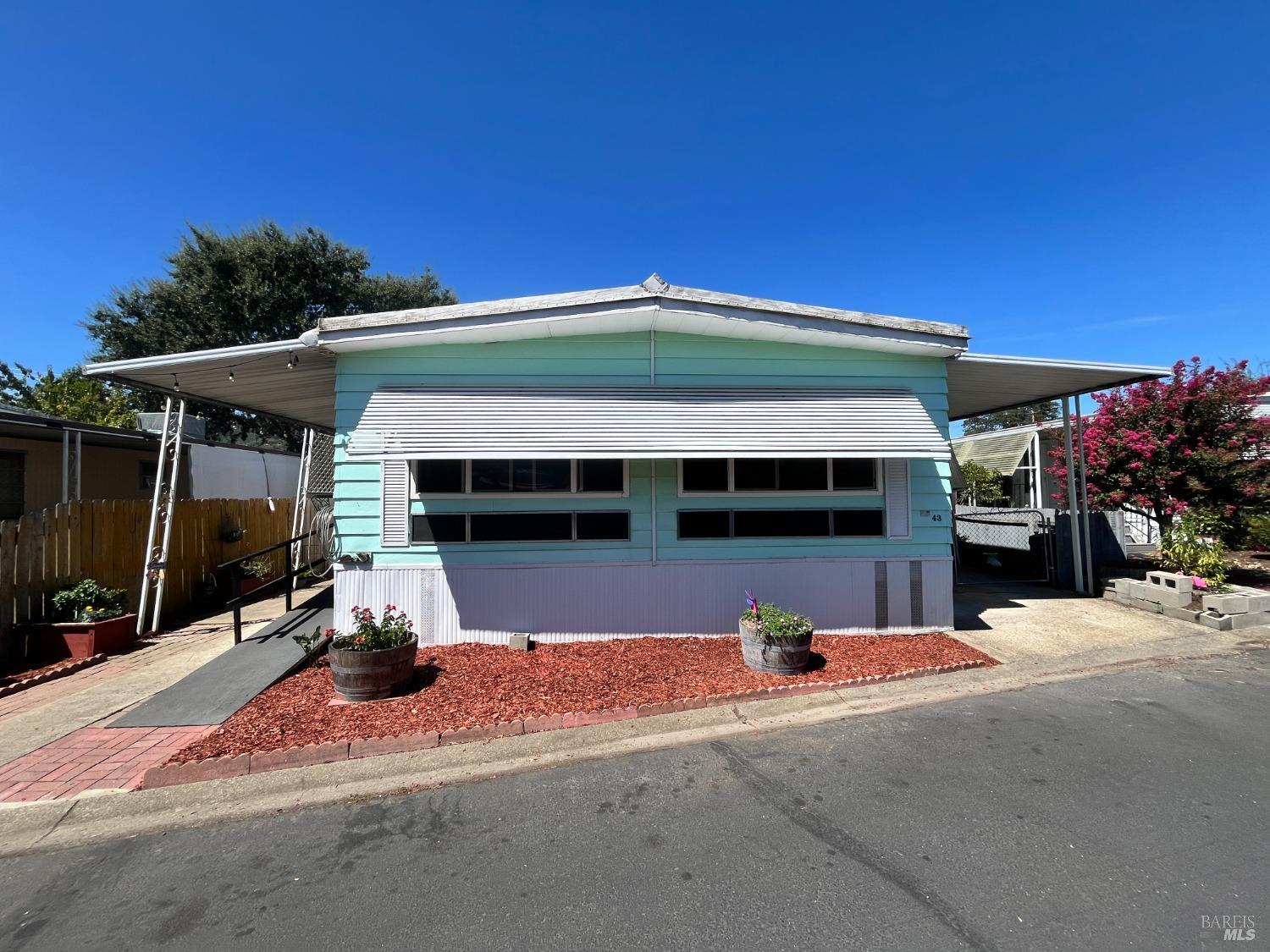 660 Leslie Street Unit: #43