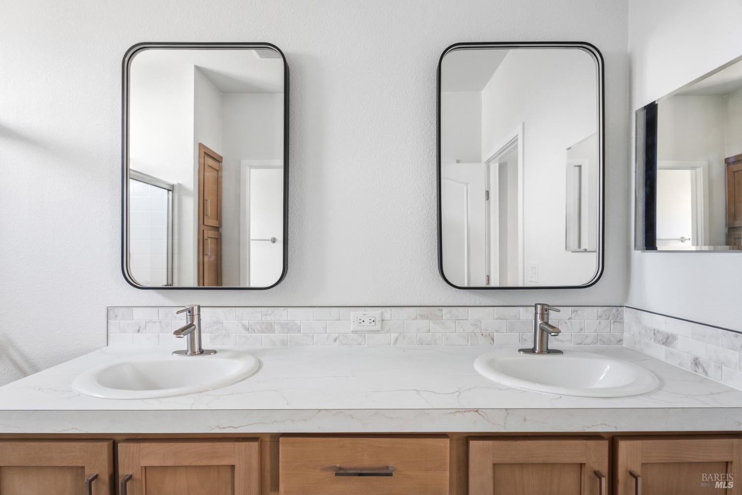 660 Leslie Street Unit: #26
