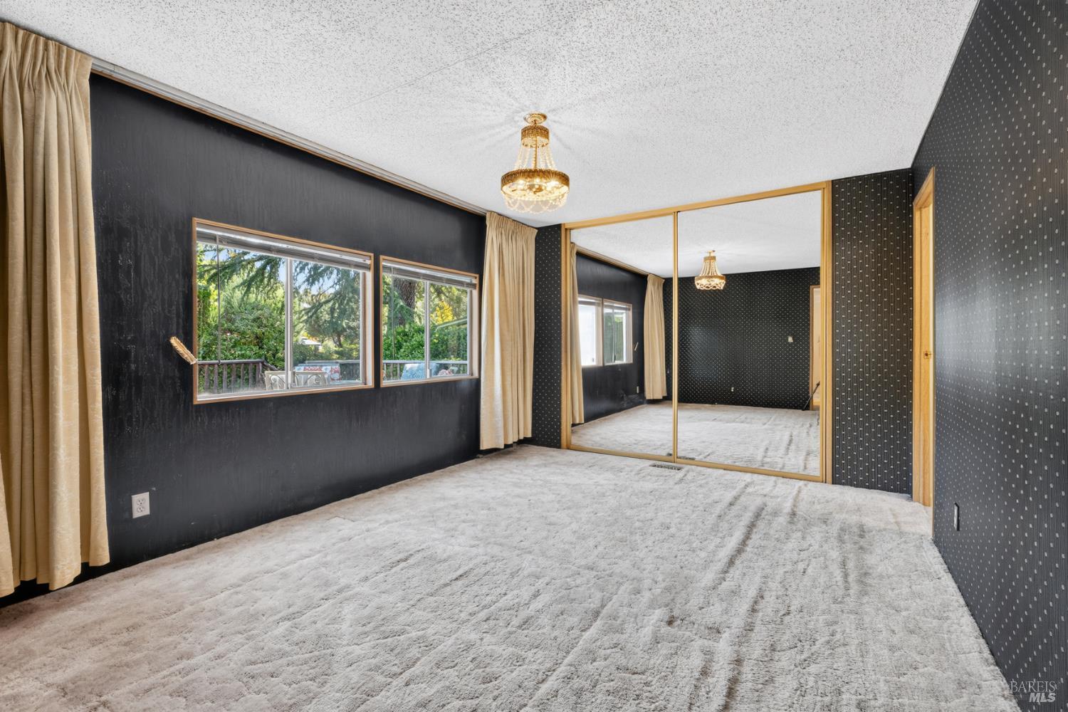 85 Malaga Court