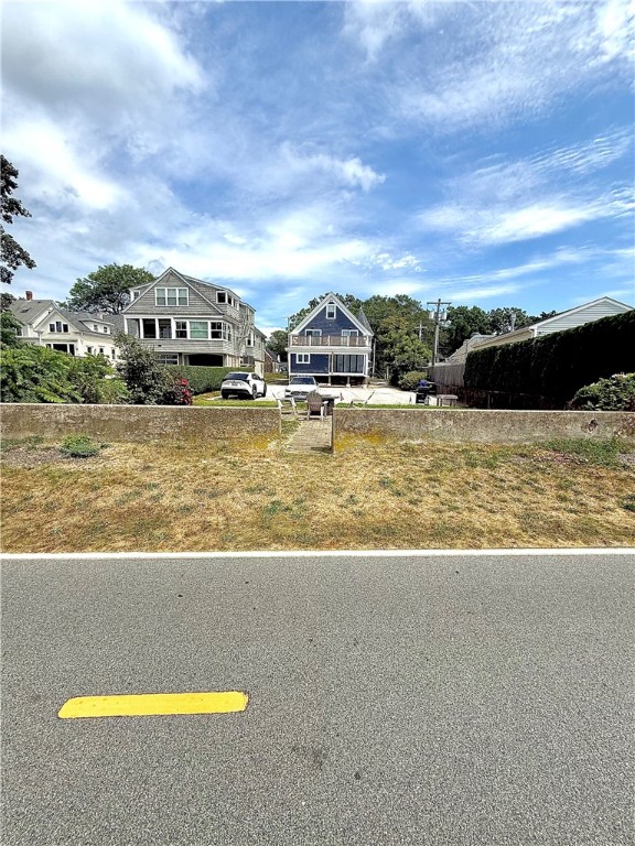 825 Hope Street