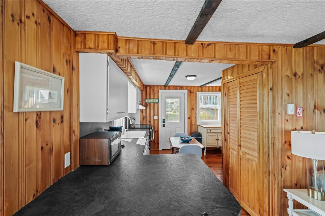 28 Glenwood Avenue