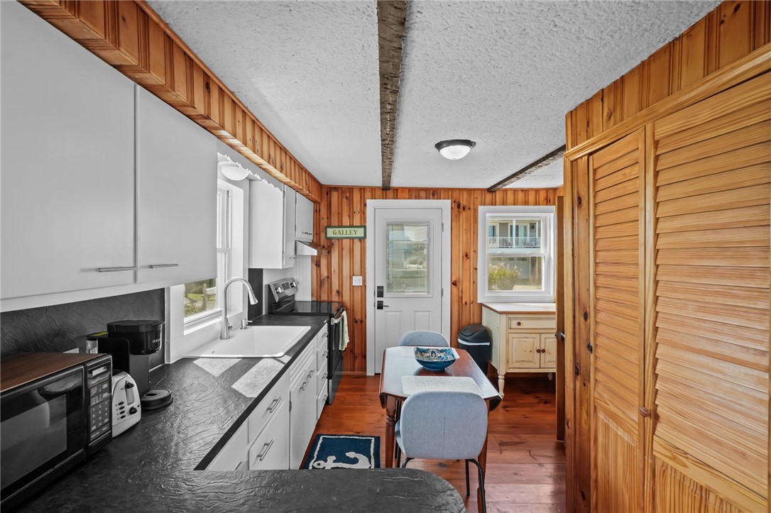 28 Glenwood Avenue