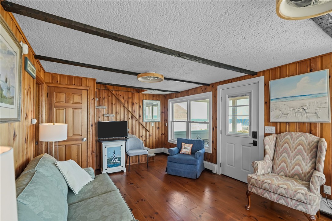 28 Glenwood Avenue