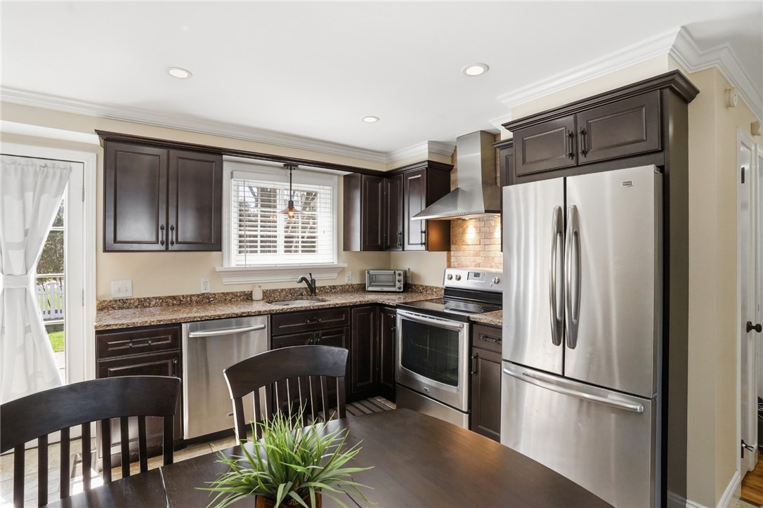 6 Rosita Avenue