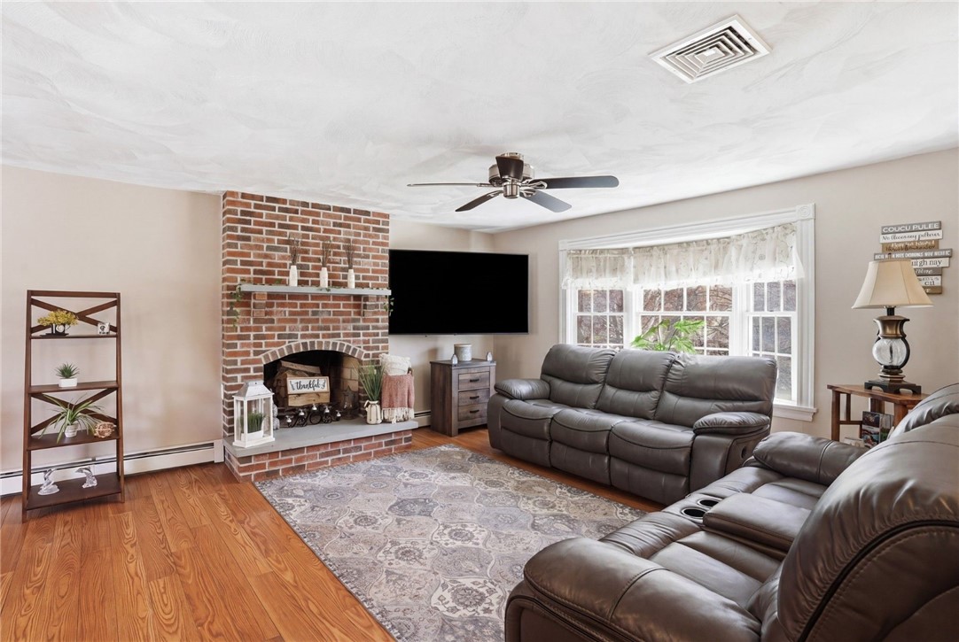 7 Jennifer Drive