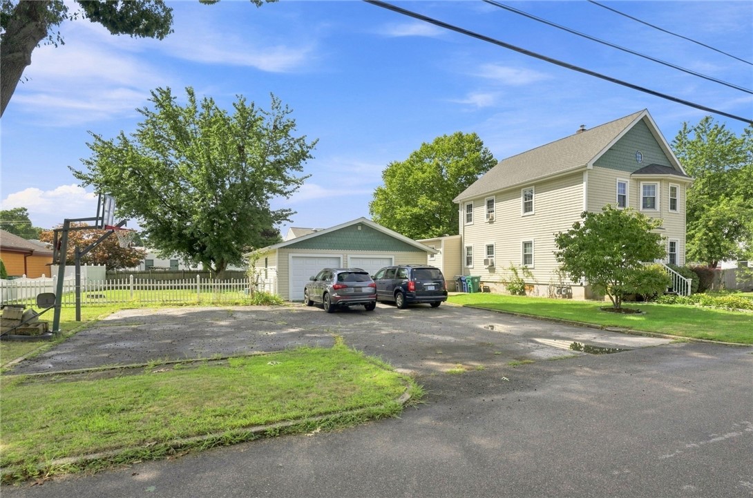 51 Pettaconsett Avenue