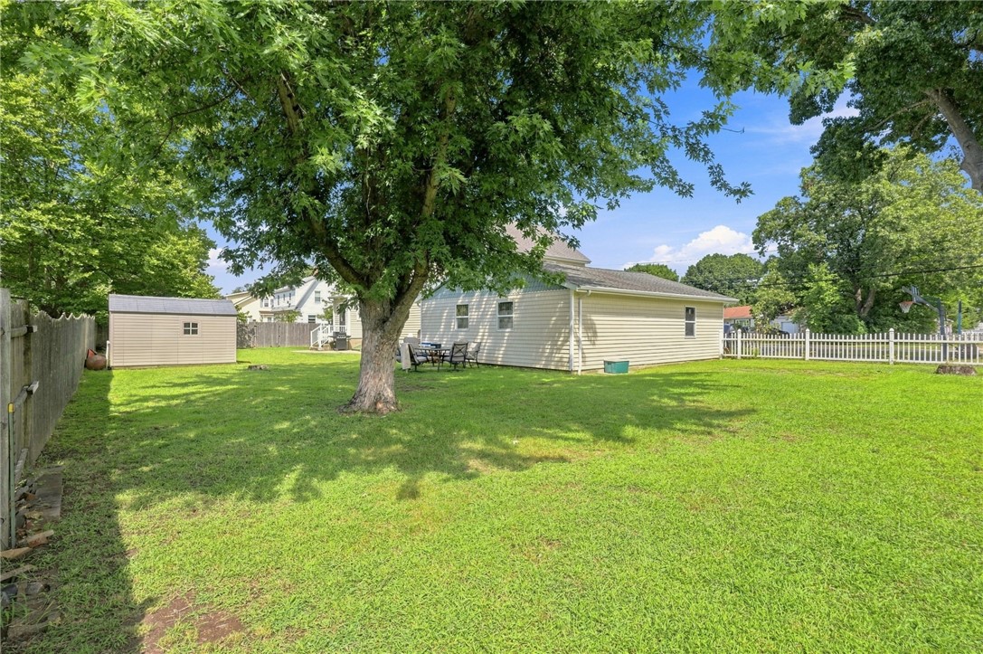 51 Pettaconsett Avenue