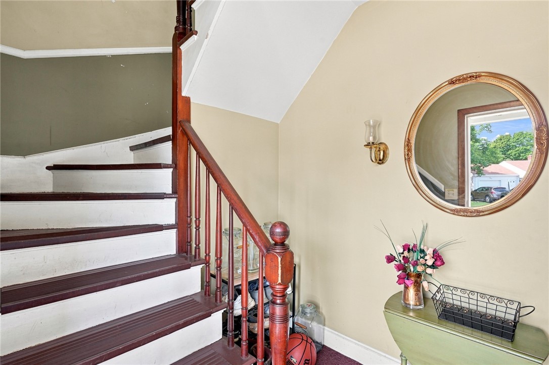 51 Pettaconsett Avenue
