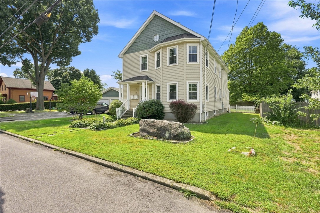 51 Pettaconsett Avenue