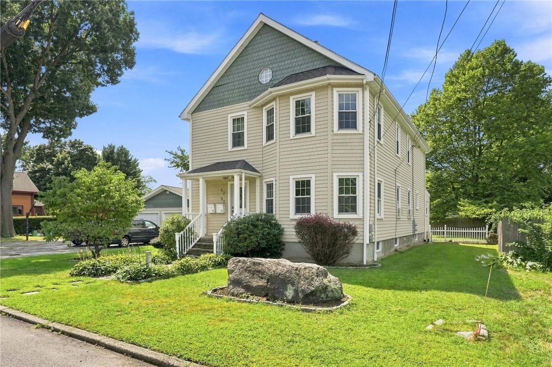 51 Pettaconsett Avenue