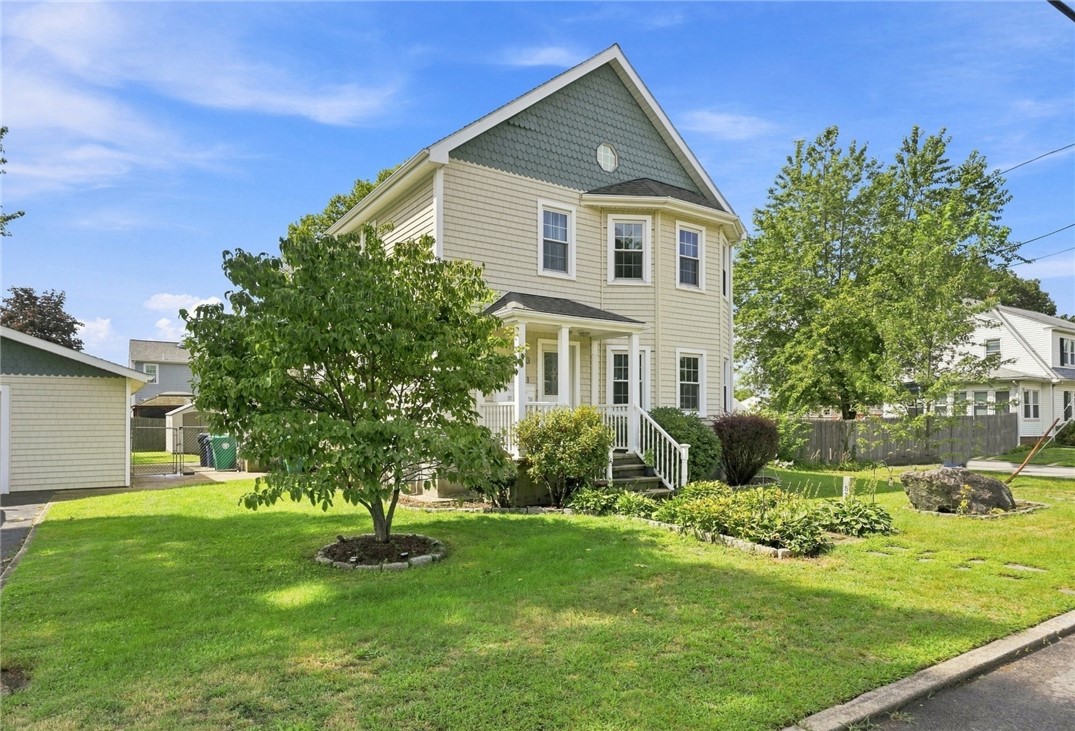 51 Pettaconsett Avenue