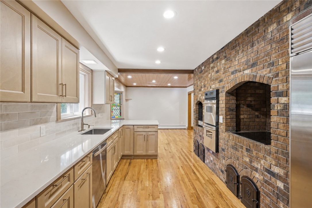 82 Mapleville Road