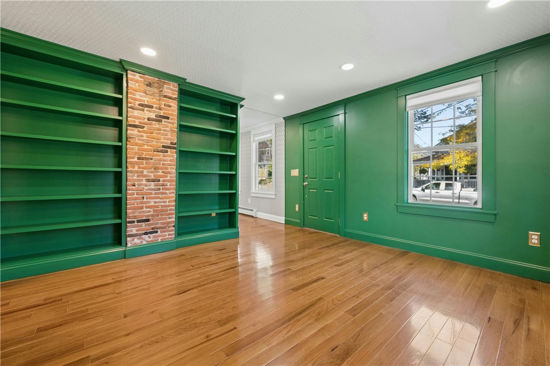 114 Constitution Street