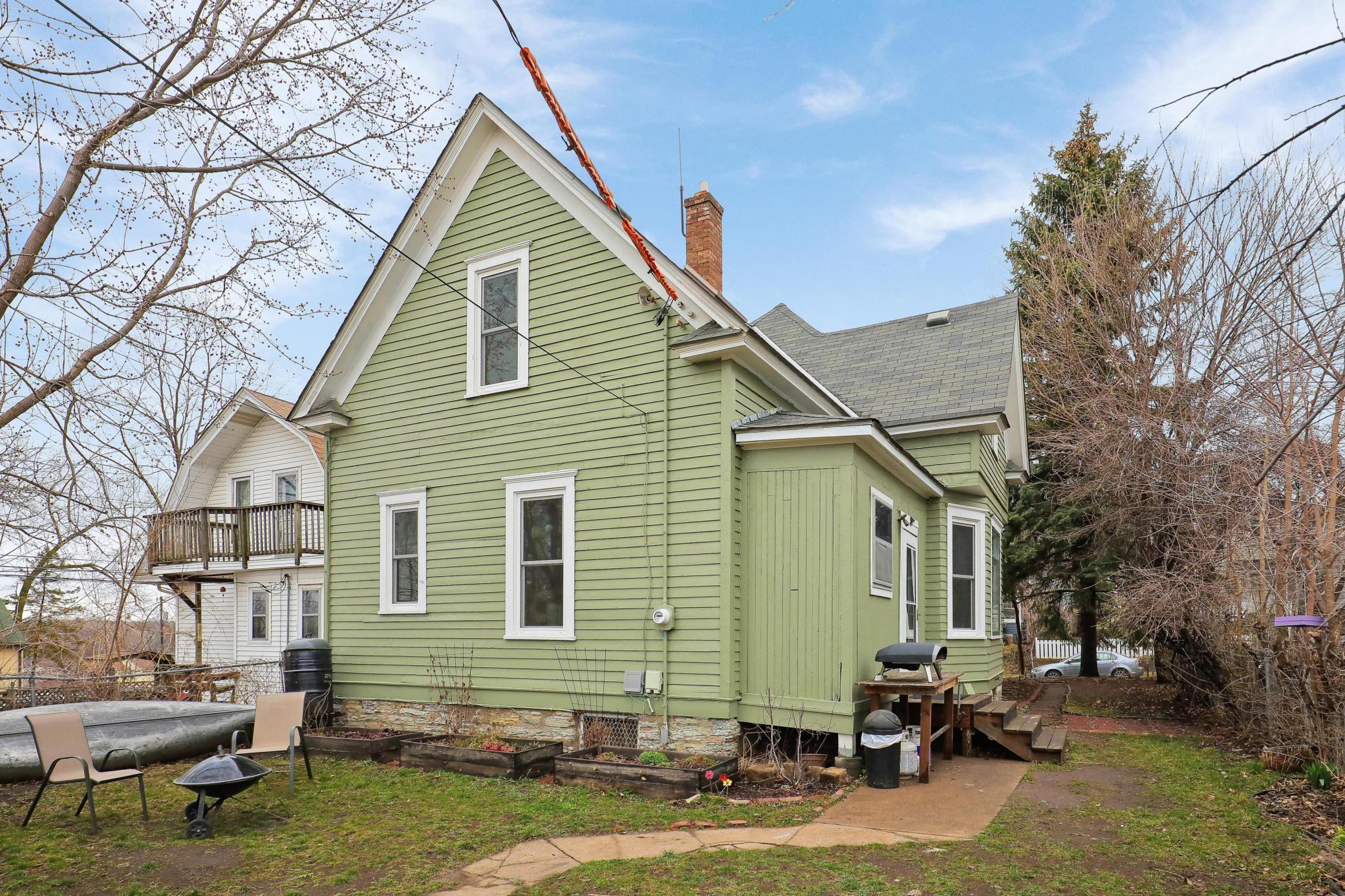 346 Cook Avenue E