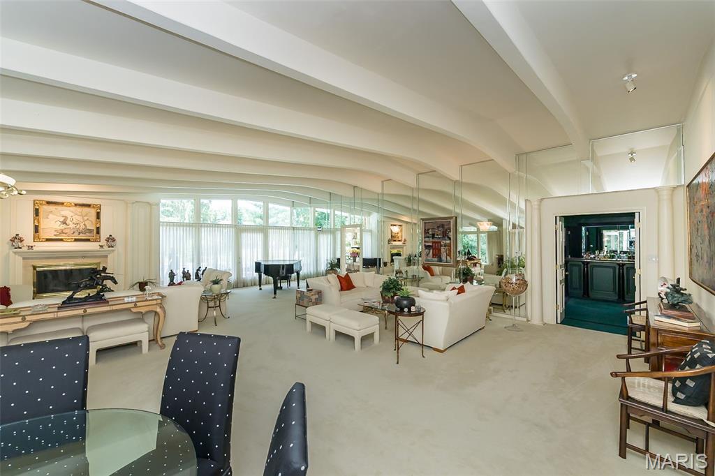 24 Twin Springs Lane