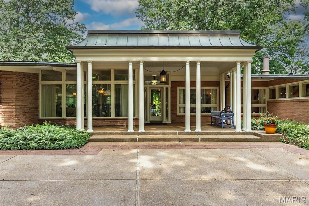 24 Twin Springs Lane