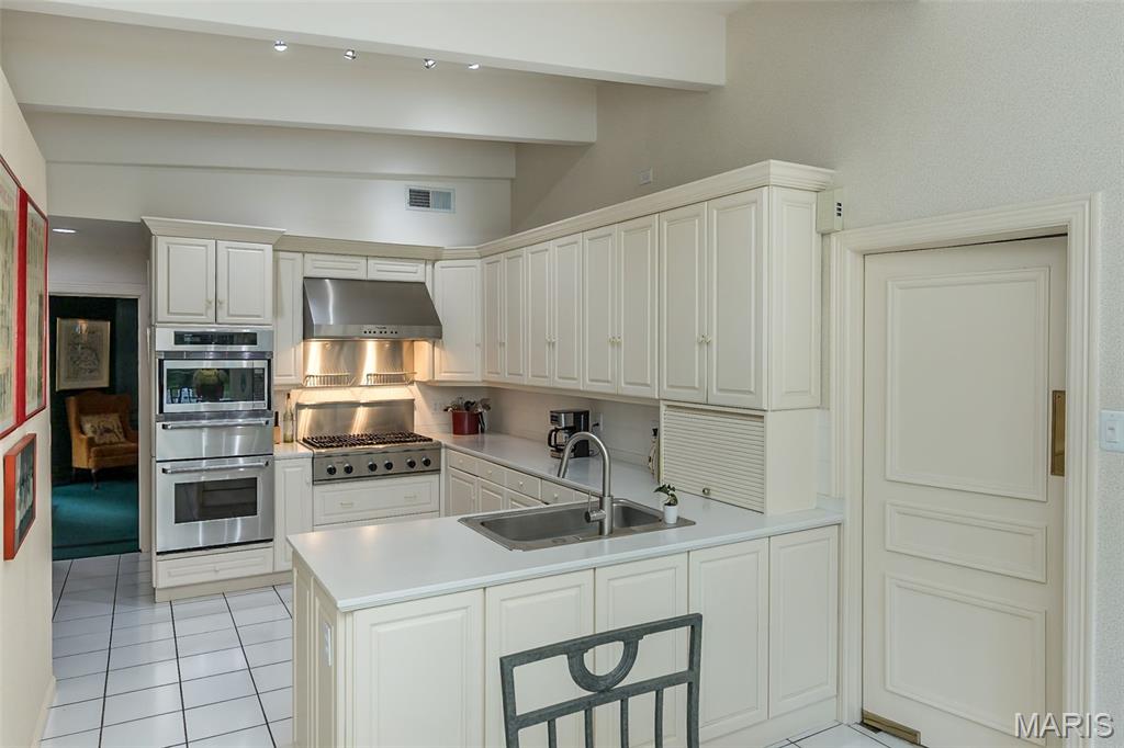 24 Twin Springs Lane