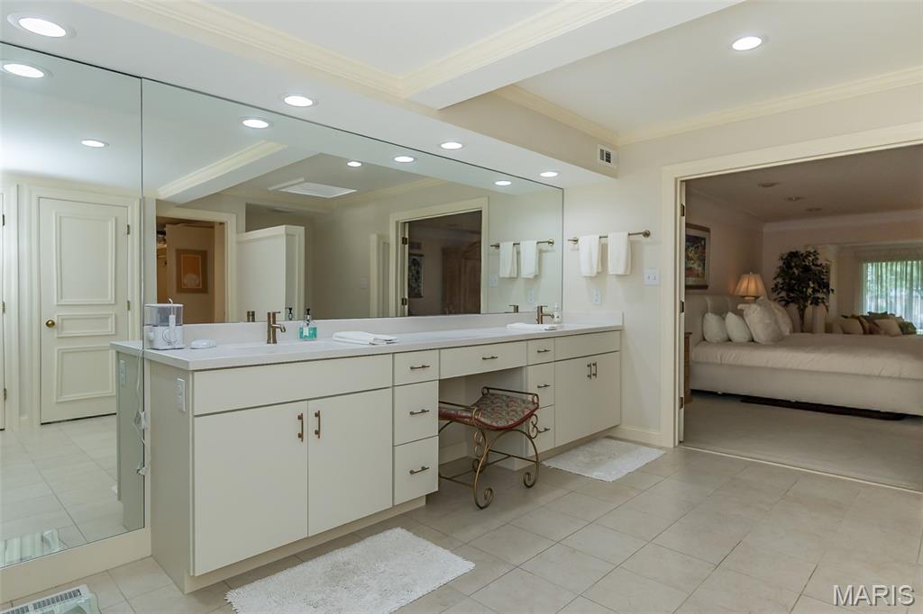 24 Twin Springs Lane