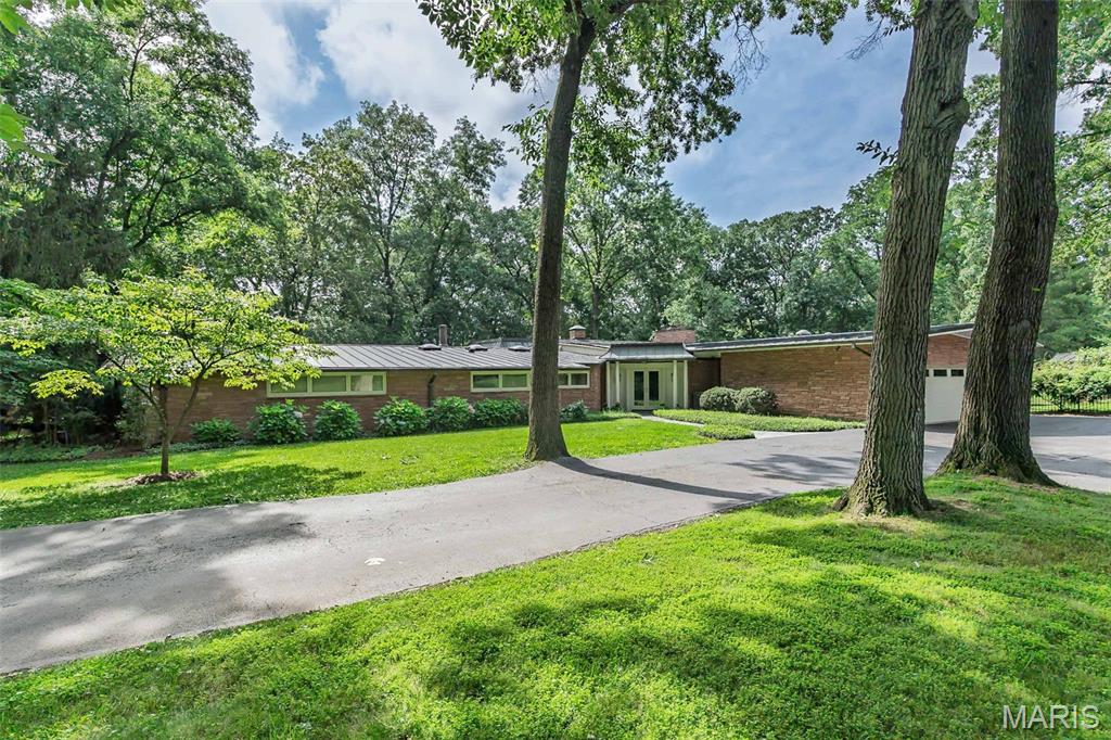 24 Twin Springs Lane