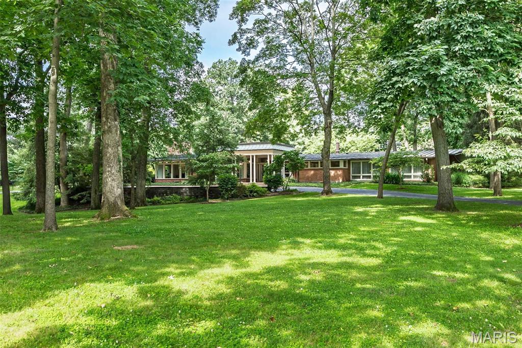 24 Twin Springs Lane