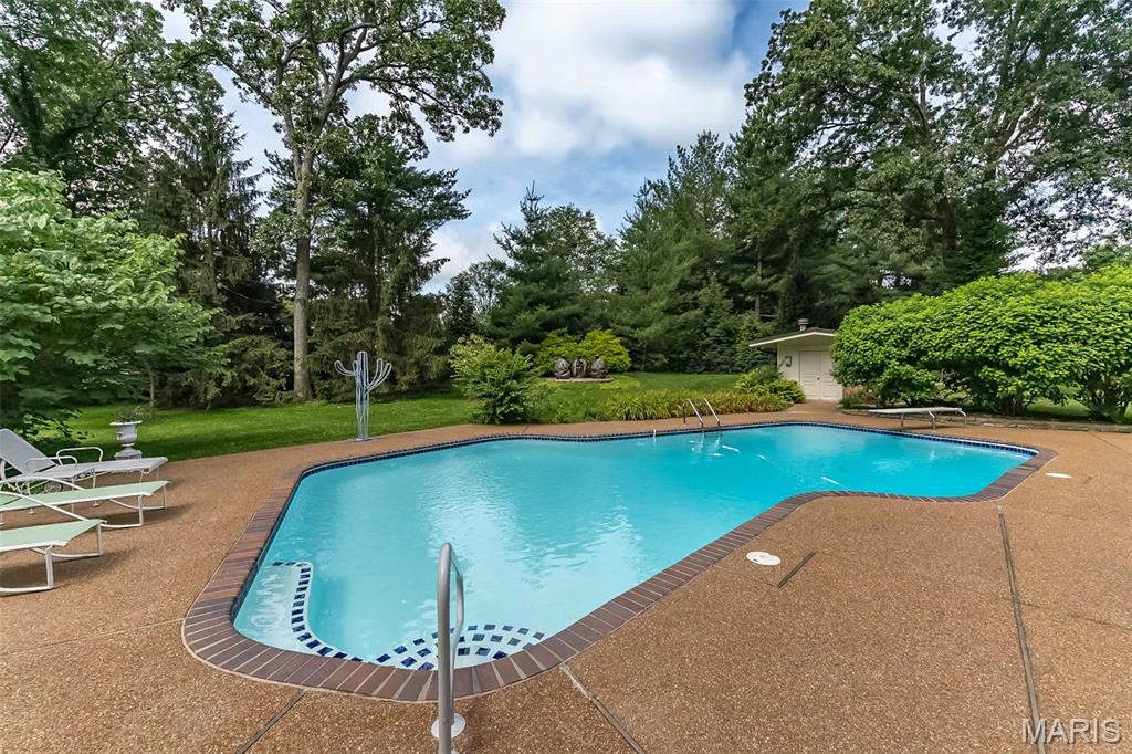 24 Twin Springs Lane