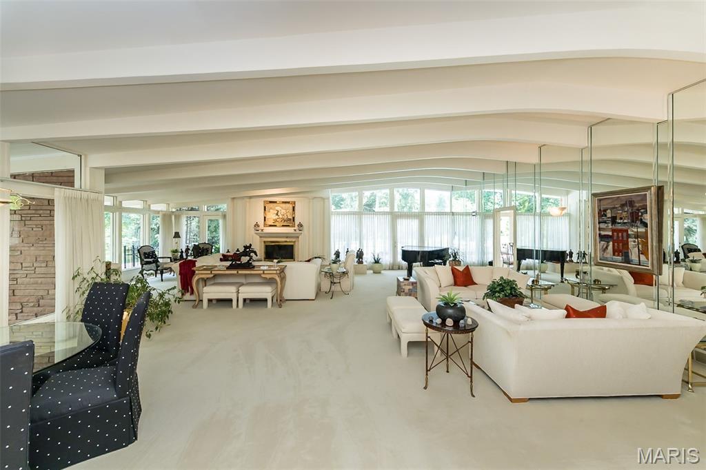 24 Twin Springs Lane