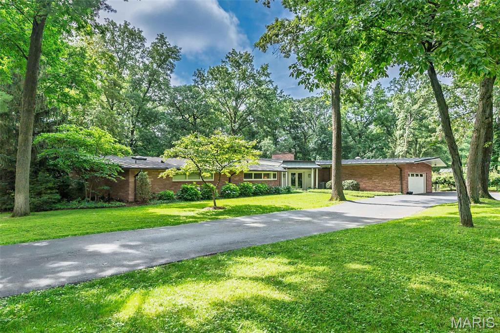 24 Twin Springs Lane