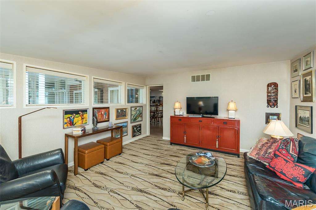 24 Twin Springs Lane