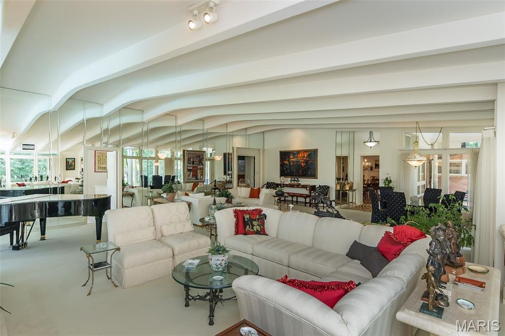 24 Twin Springs Lane