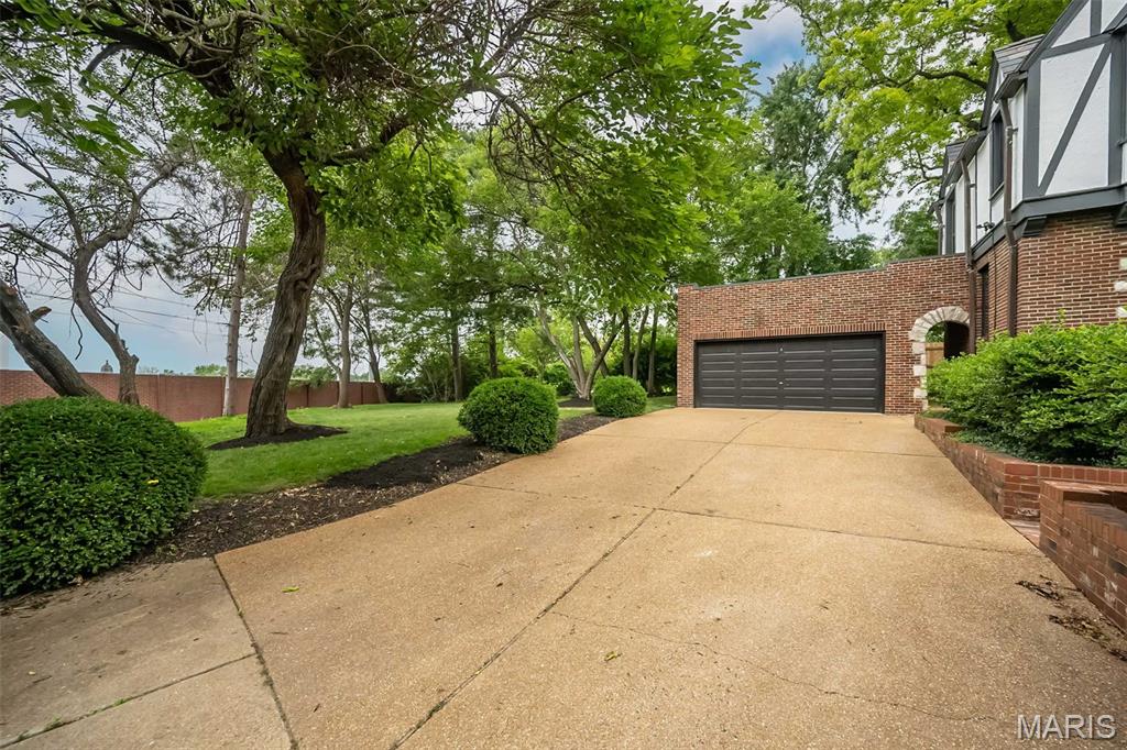 8051 Crescent Drive