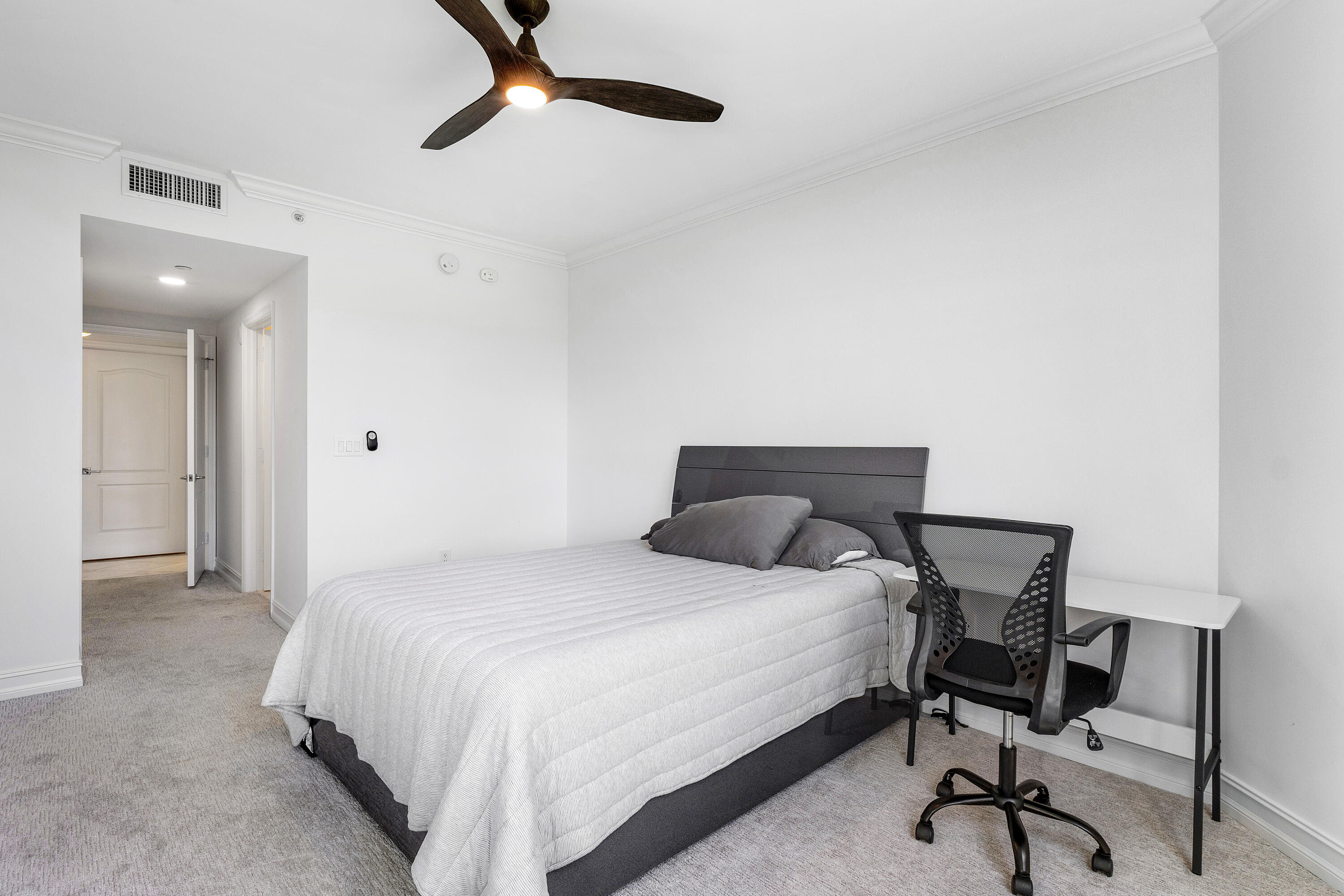 550 SE Mizner Boulevard B-707