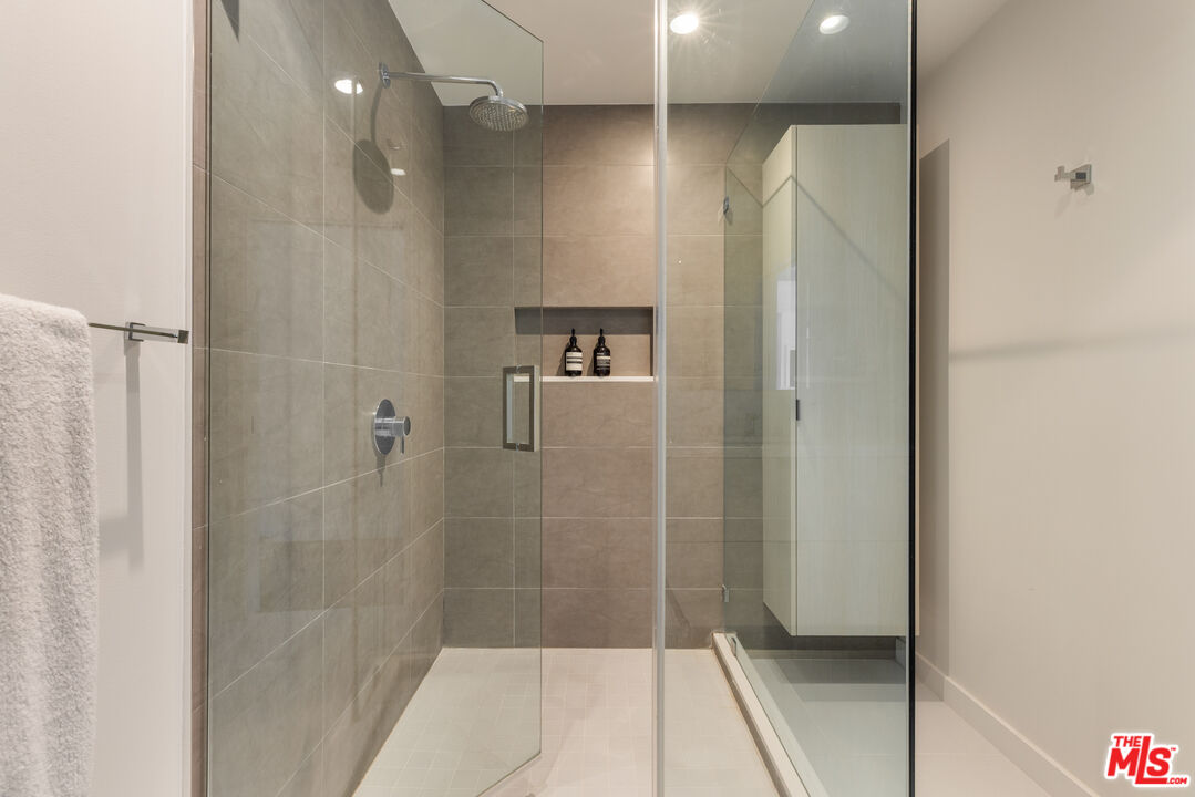 818 N Doheny Dr Unit: 803