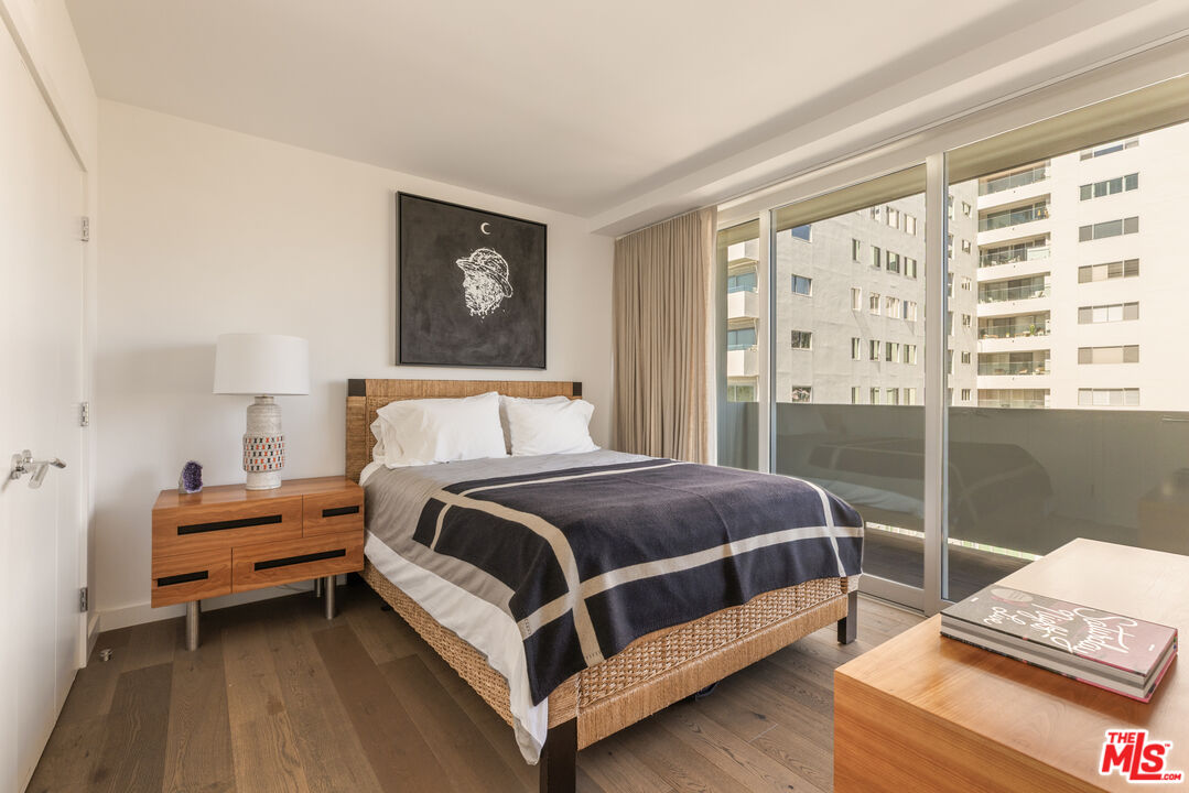 818 N Doheny Dr Unit: 803