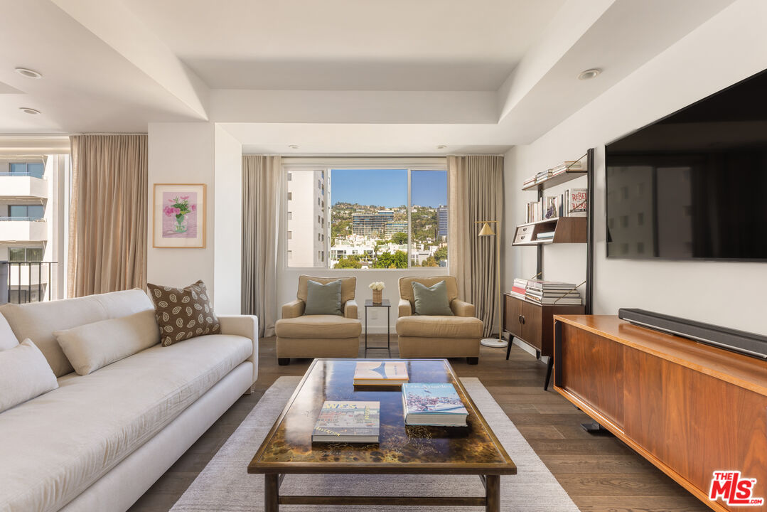 818 N Doheny Dr Unit: 803