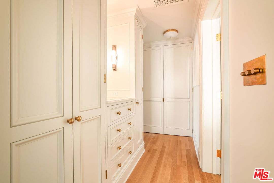 1424 N Crescent Heights Blvd Unit: 48