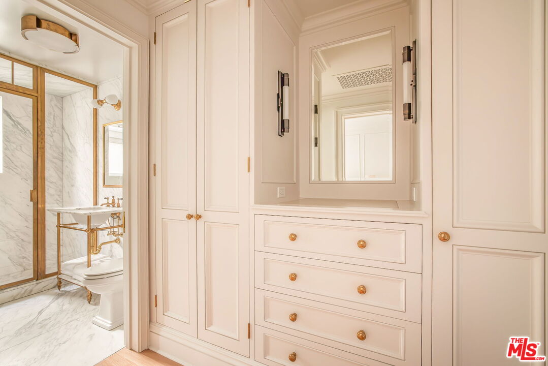 1424 N Crescent Heights Blvd Unit: 48