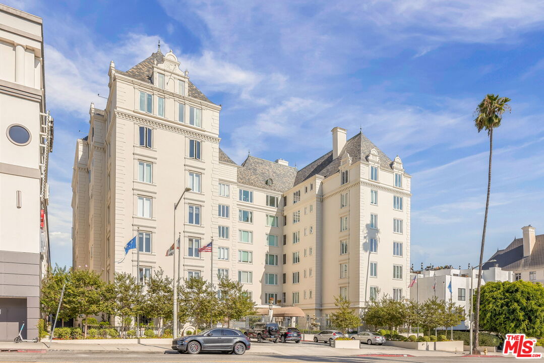 1424 N Crescent Heights Blvd Unit: 48