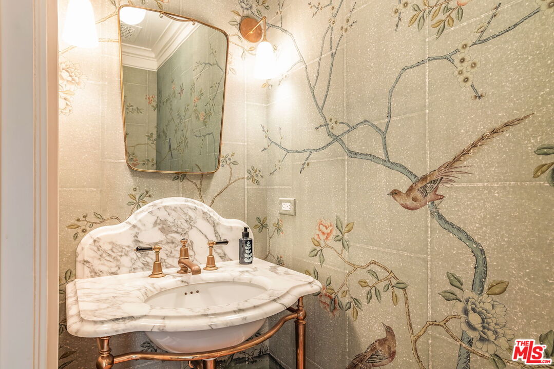 1424 N Crescent Heights Blvd Unit: 48