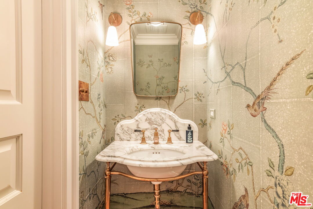 1424 N Crescent Heights Blvd Unit: 48