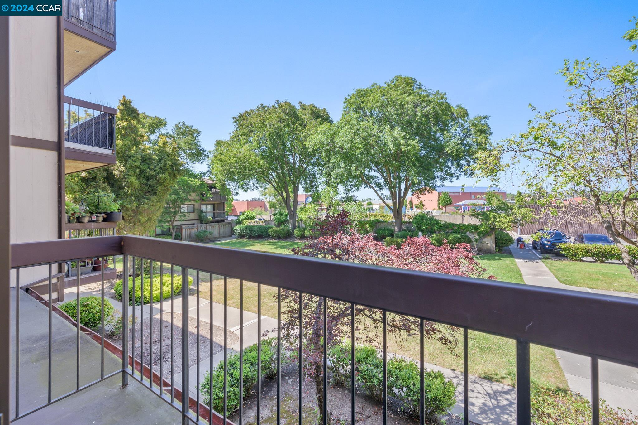 2021 Market Ave # 216