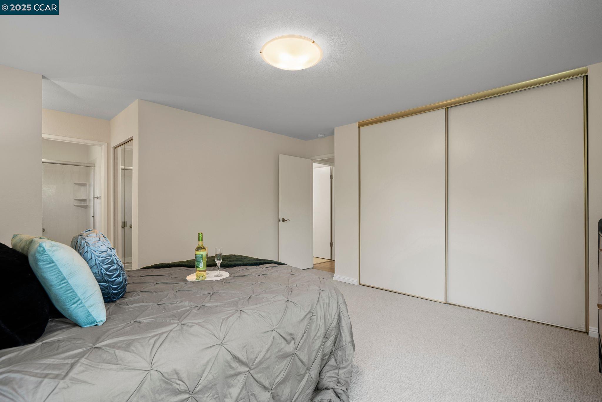 2526 Holly View Drive