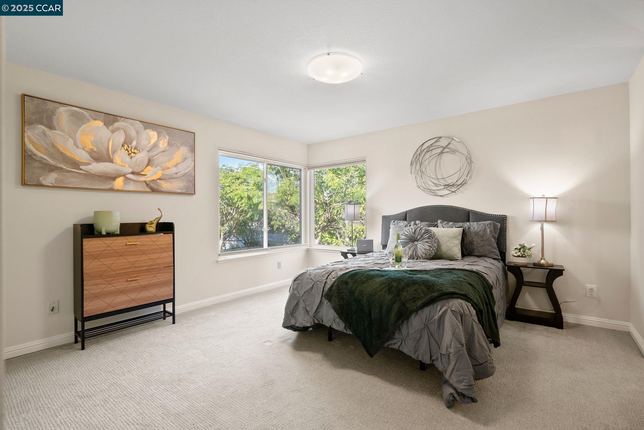 2526 Holly View Drive