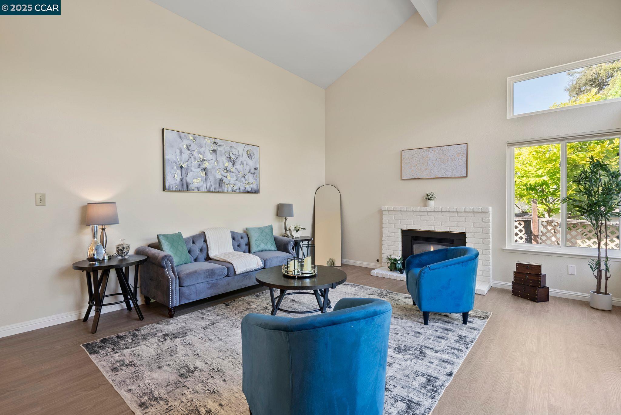 2526 Holly View Drive