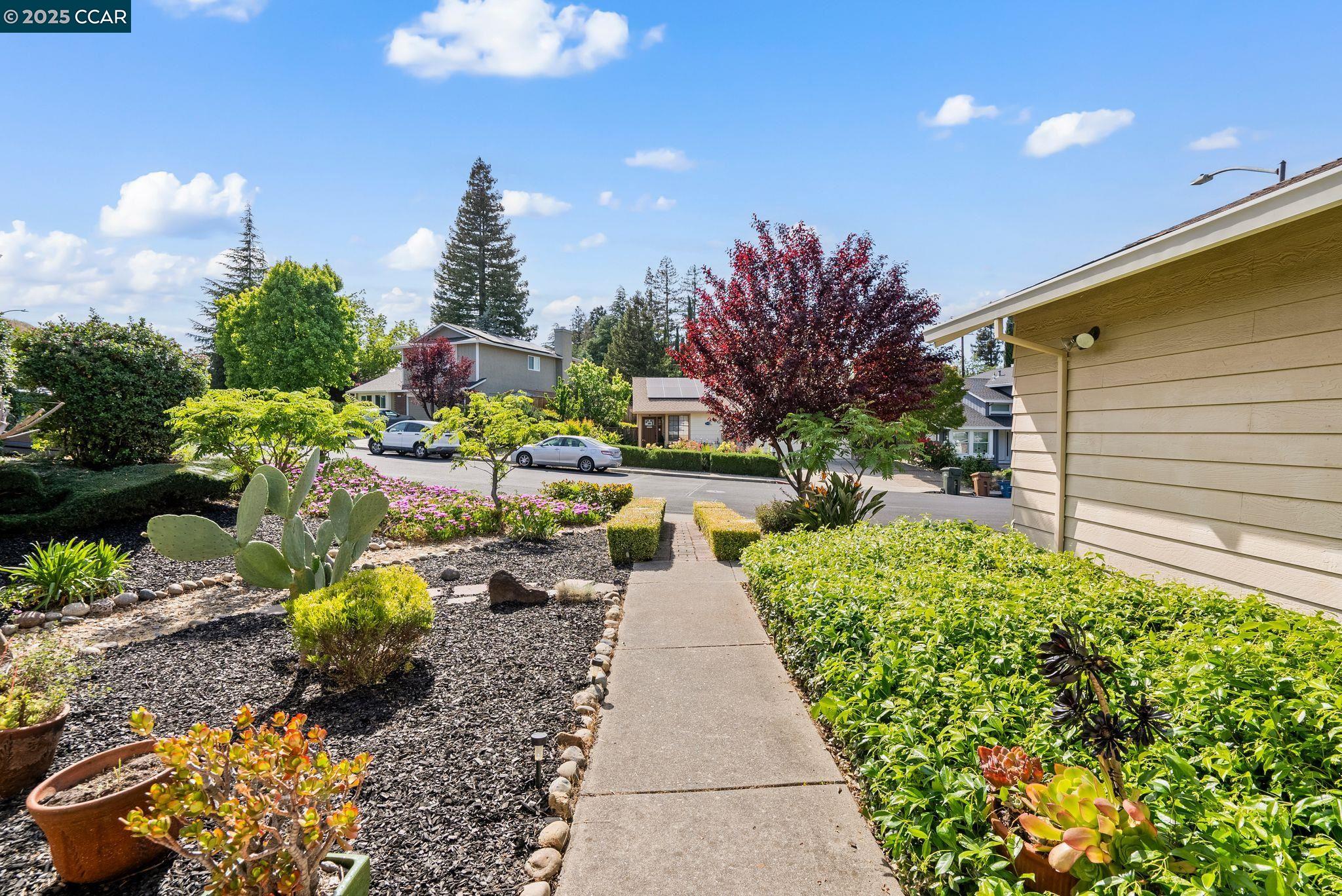 2526 Holly View Drive