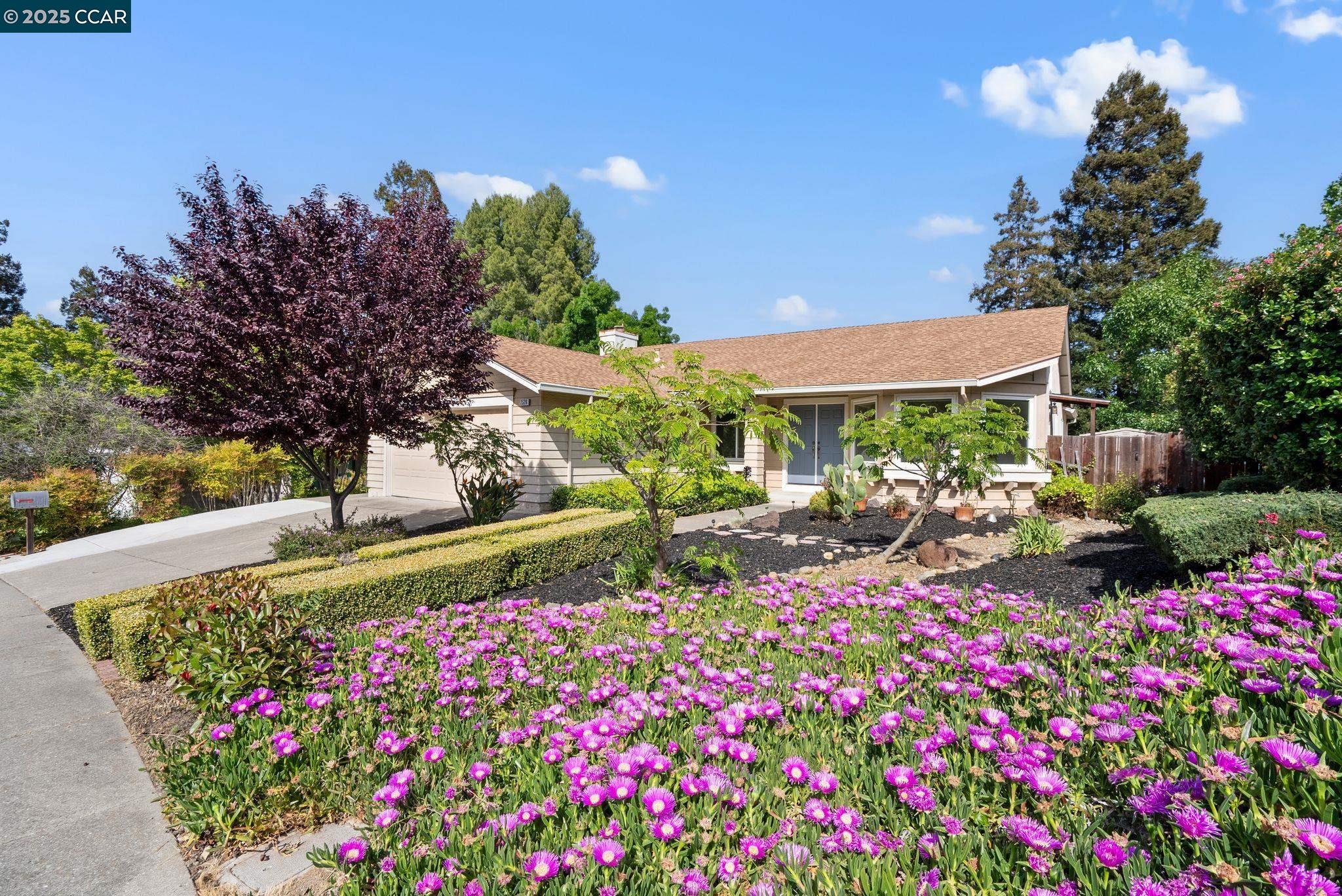 2526 Holly View Drive