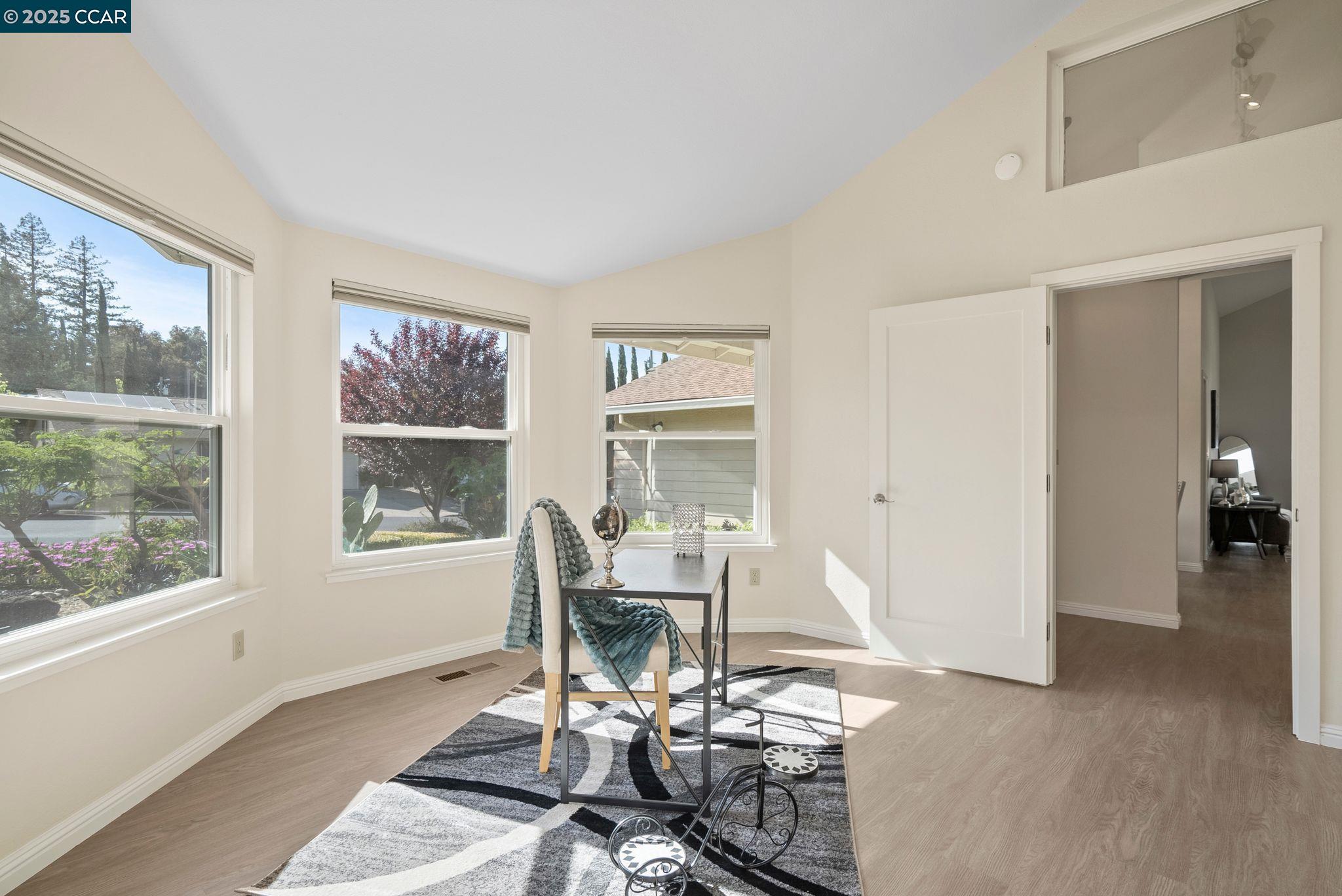 2526 Holly View Drive